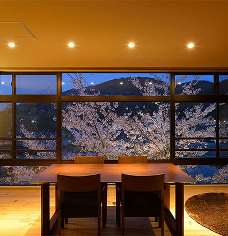 Luxueuse Chambre de style japonais pour deux avec salle de bain privée donnant sur la rivière Uji